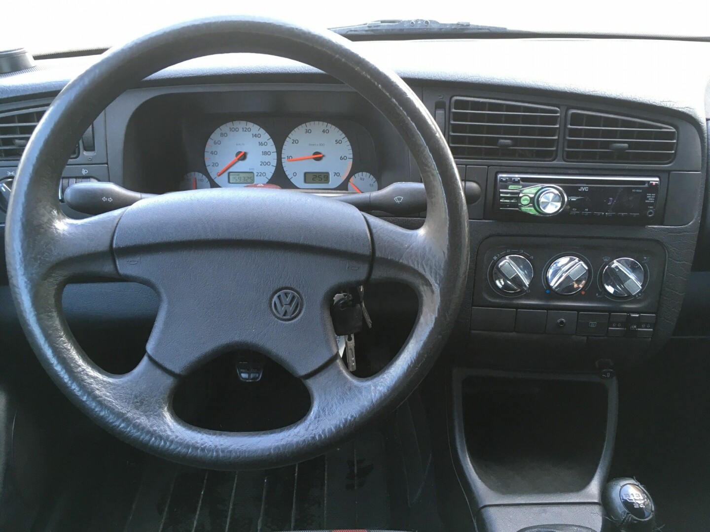 Volkswagen-GOLF Cabriolet-3